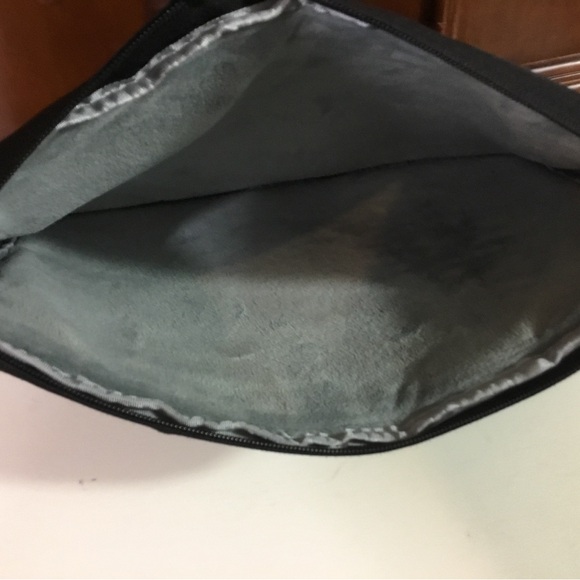 Egiant Carry All Solid Black Tablet Laptop Case Soft Gray Lining EUC 13 X 9.5 As - Picture 5 of 12